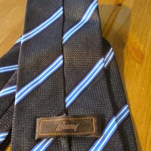 Brioni Elegant Brown Tie with Blue Stripes